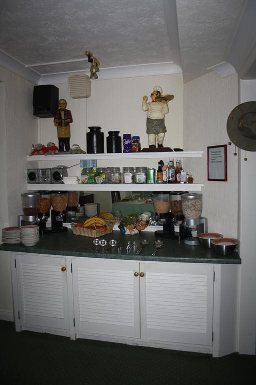 Monravon Guest House Holyhead Extérieur photo