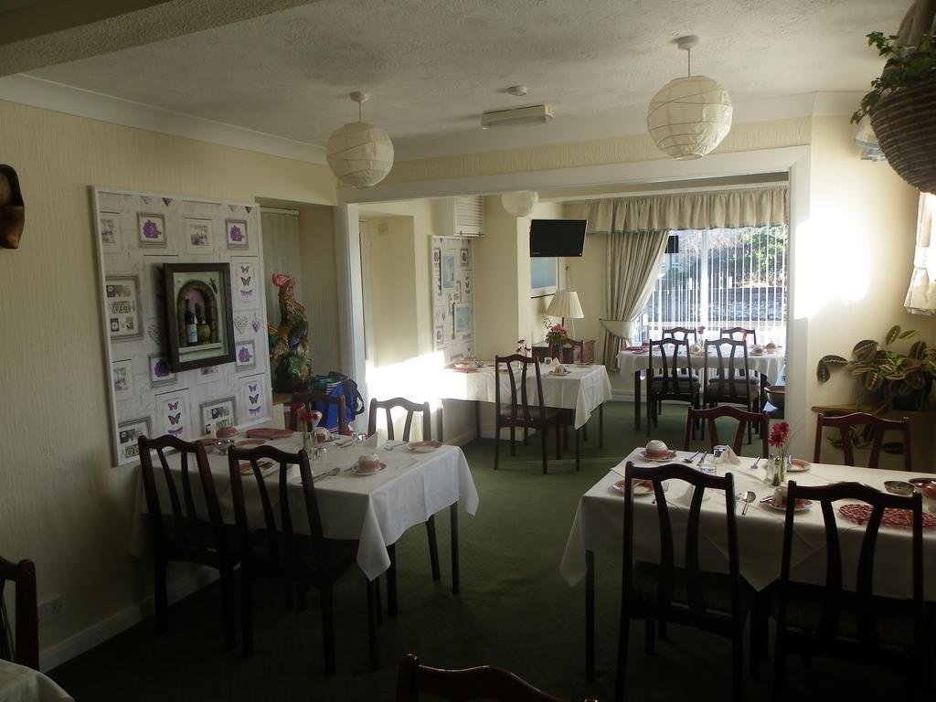 Monravon Guest House Holyhead Extérieur photo