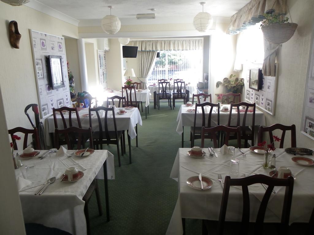 Monravon Guest House Holyhead Extérieur photo