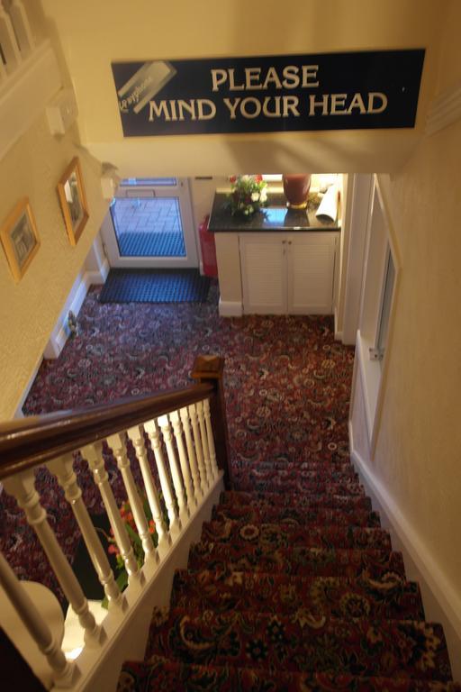 Monravon Guest House Holyhead Extérieur photo