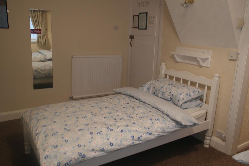 Monravon Guest House Holyhead Extérieur photo