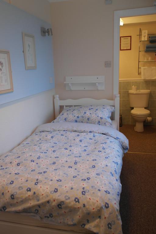 Monravon Guest House Holyhead Extérieur photo