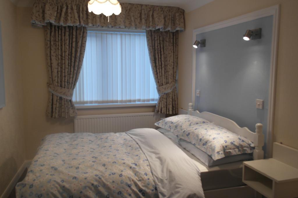 Monravon Guest House Holyhead Extérieur photo